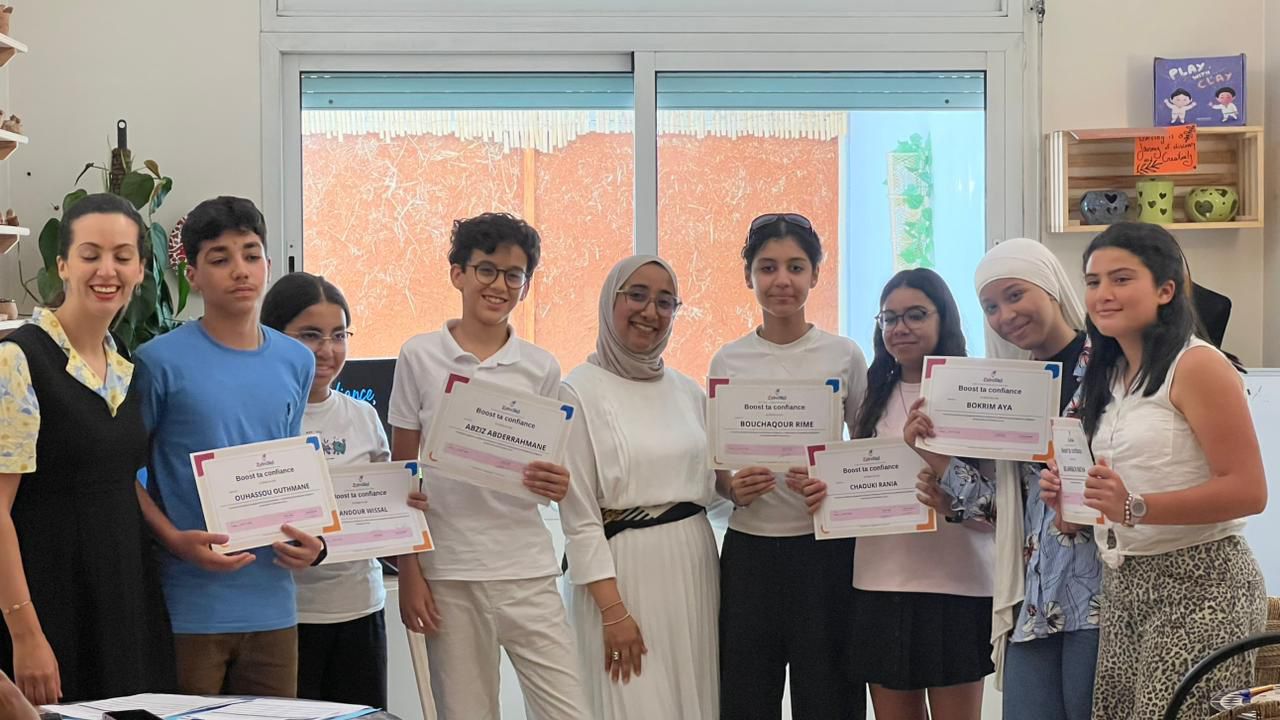 Participants de la première édition ZidniSkil avec leurs certificats
